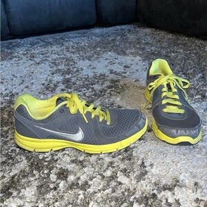 Nike Air Relentless Sz 10